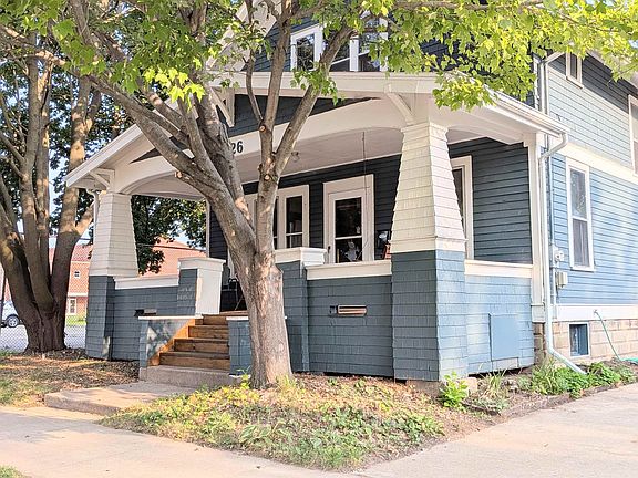 3rd image of 326 E Summer St