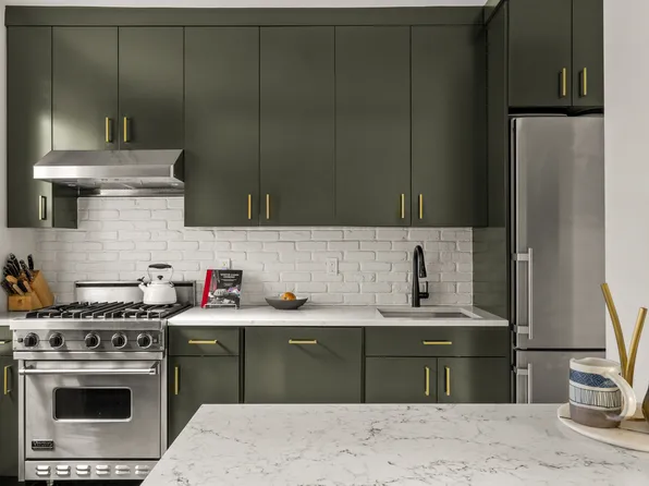 261 West 22nd Street image 7 of 14