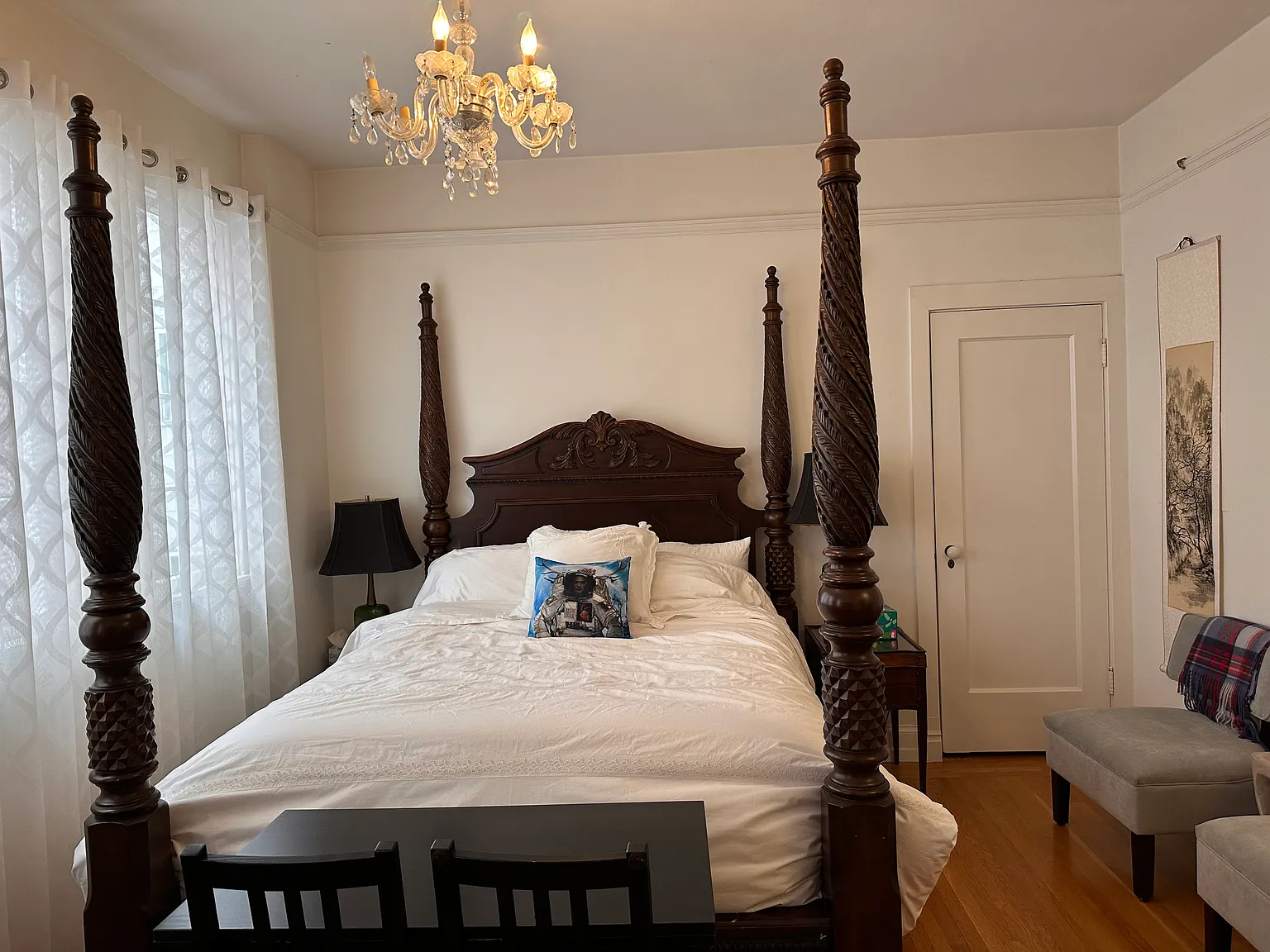 3 bed, 2300 sqft, $2,600 — Photo 2