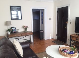 3555 N Racine Ave APT 2, Chicago, IL 60657