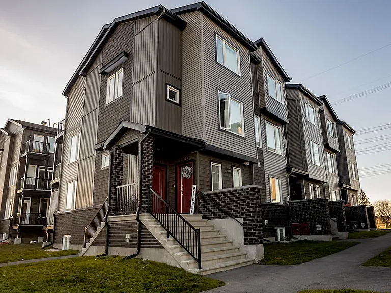 220 Livery St — Photo 2