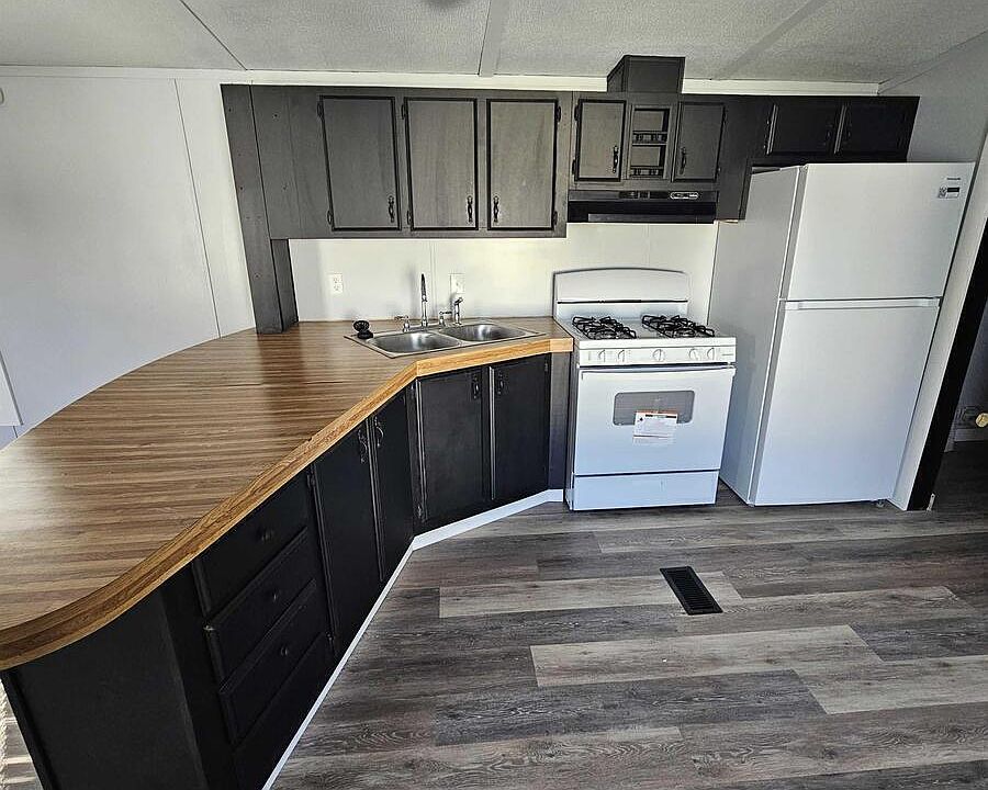 1st image of 2737 W Washington Ctr #339