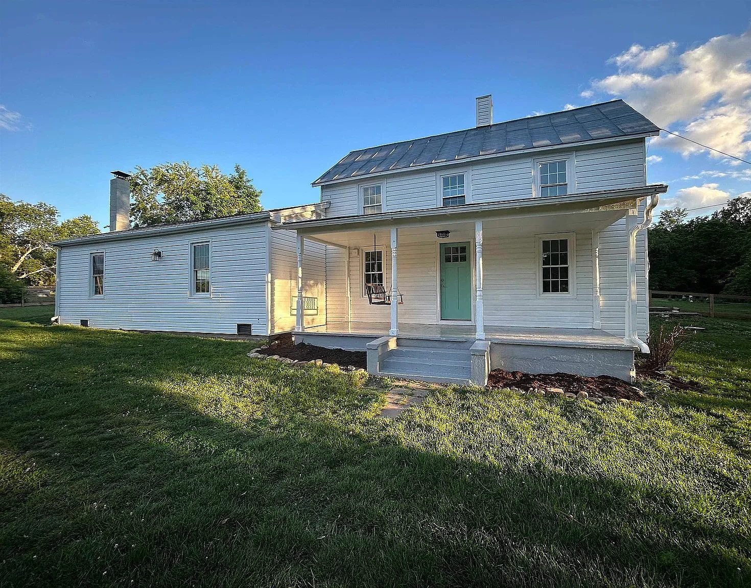 3 bed, 1.5 bath, 1784 sqft, $2,000 — Photo 1