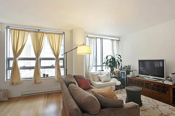 Rented by Corcoran | media 1