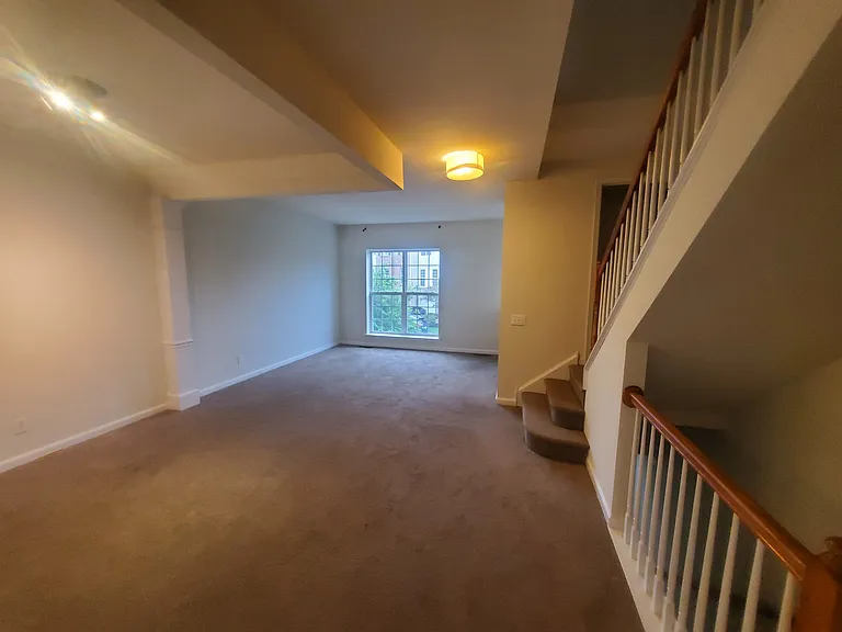 168 Hudson Dr — Photo 8