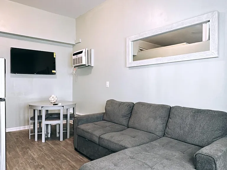 7150 Woodside St — Photo 3