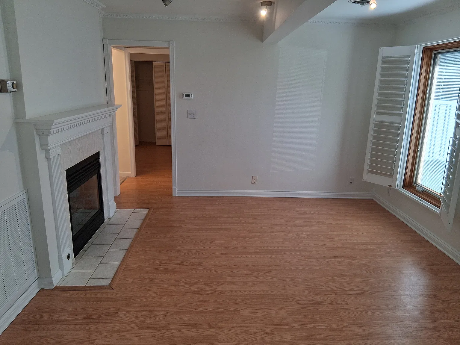 2 bed, 990 sqft, $1,500 — Photo 4