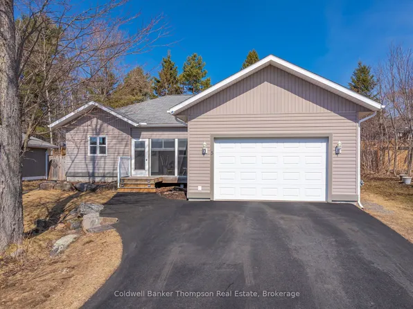 5 Northdown St, Huntsville, ON P1H 2R3