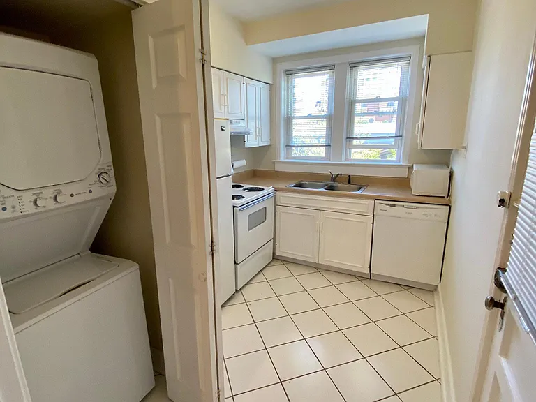 402 S Brentwood Blvd #33 — Photo 9
