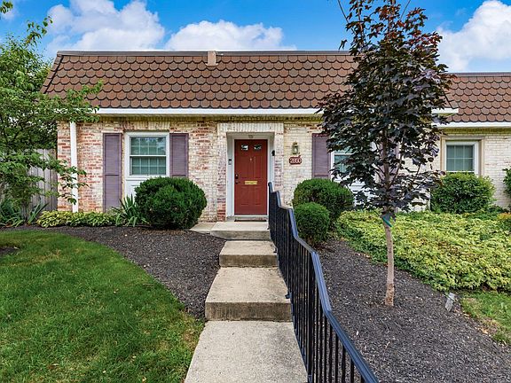 2nd image of 2850 Chateau Cir #89