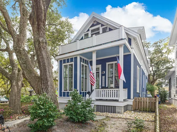 401 Clarendon Avenue, Southport, NC 28461
