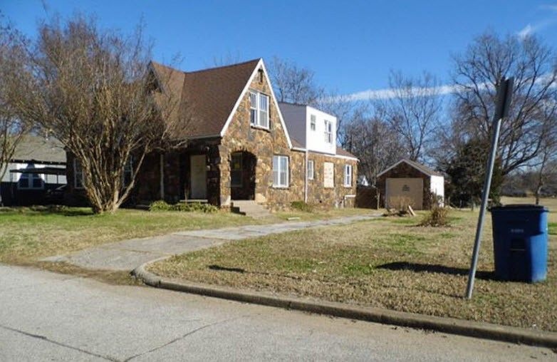 2nd image of 133 N Delaware Pl