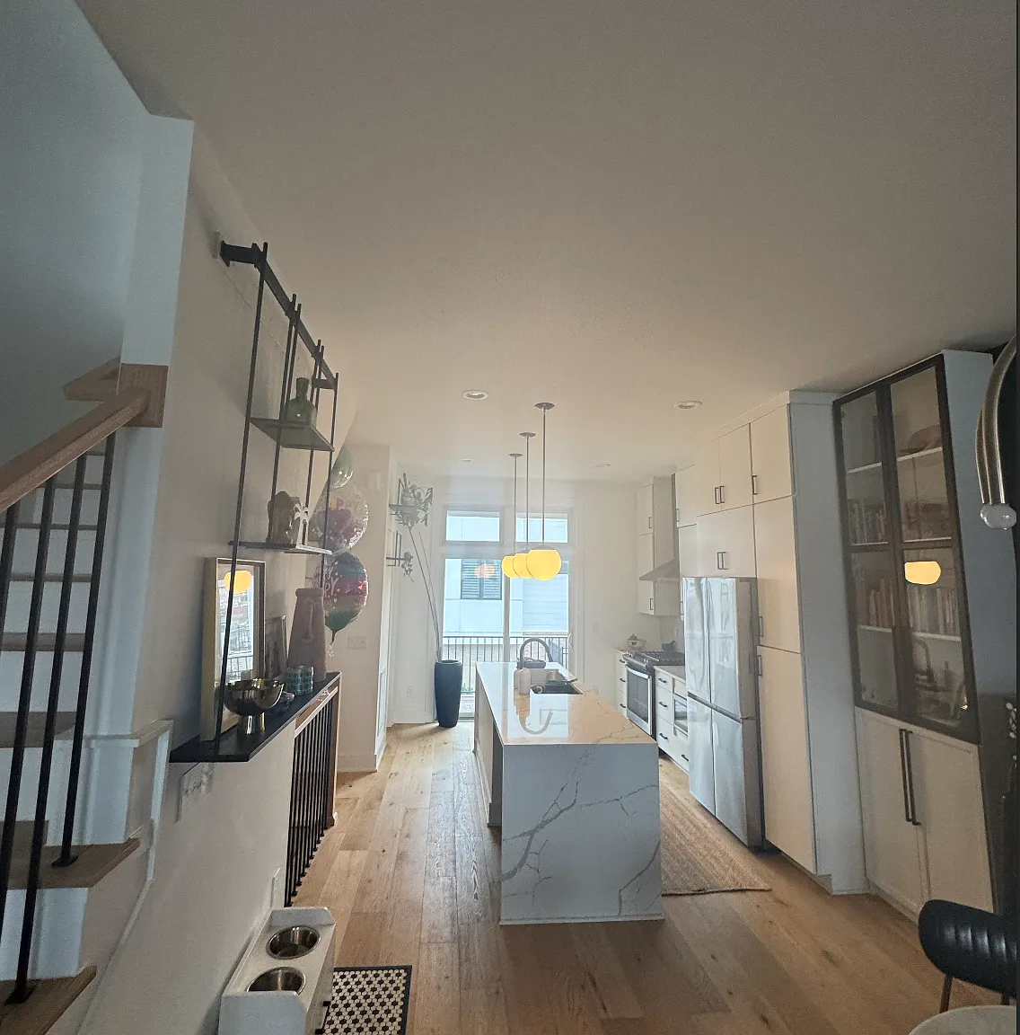 2 bed, 2.5 bath, 1576 sqft, $3,700 — Photo 4