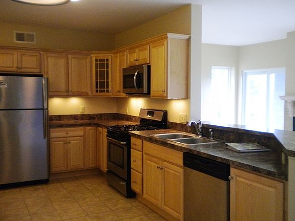 3rd image of 13 Windsor Ct #1313