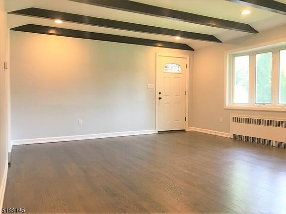 2nd image of 7 Hillcrest Pl
