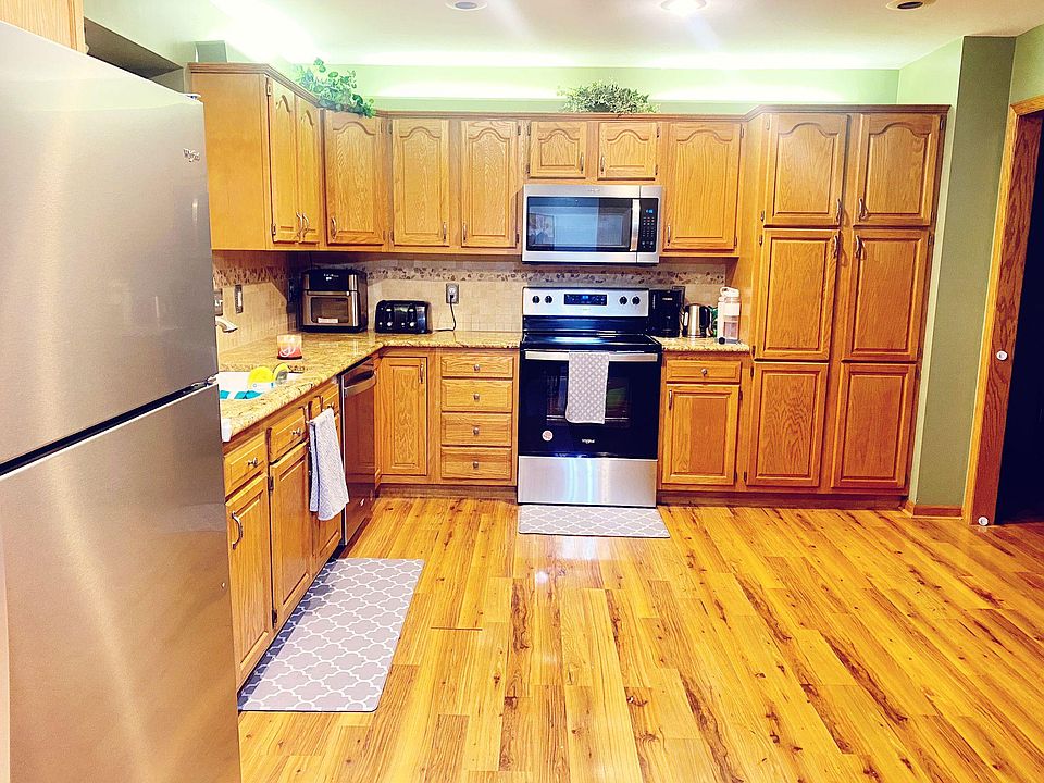 1st image of 1735 S 170th St