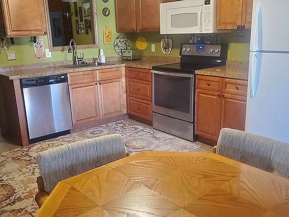 5th image of 171 Juniper Dr W