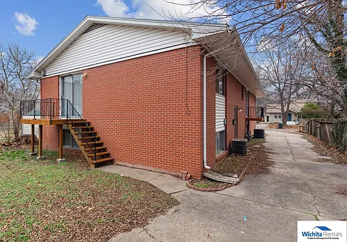 805 - 807 S. Erie Photo 1
