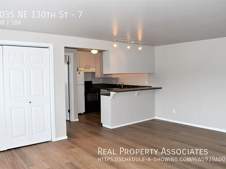 3035 NE 130th St #7 — Photo 3