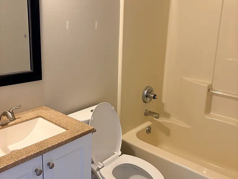 423 Flower Dr — Photo 16