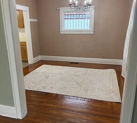 3rd image of 150 Curtis Ct