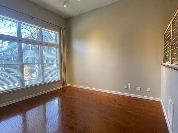4th image of 131 W 17th St #1
