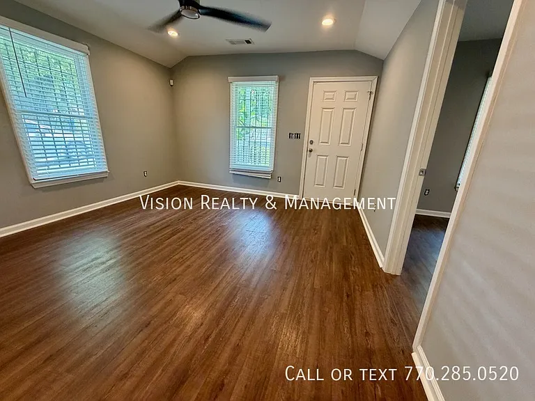 374 Paines Ave NW — Photo 6