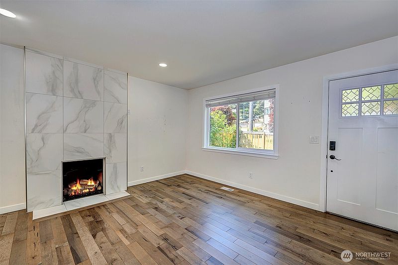 2nd image of 3806 35th Avenue W Unit 1