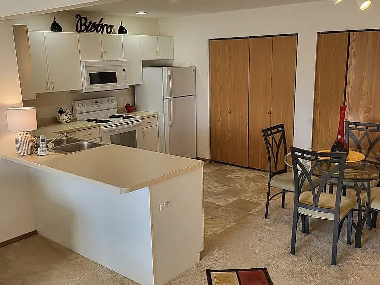 1784 Sanctuary Ct — Photo 3