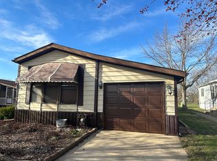 560 Huntsbridge Rd, Matteson, IL 60443