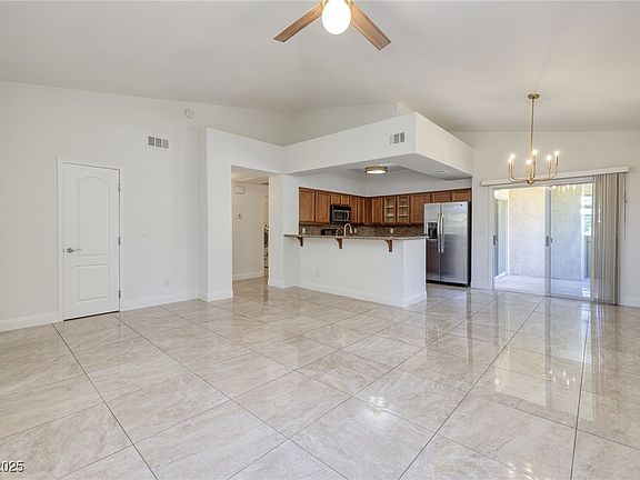 5th image of 1705 King James St Unit 203