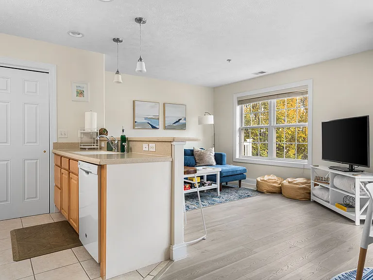 100 Hope St #210 — Photo 51