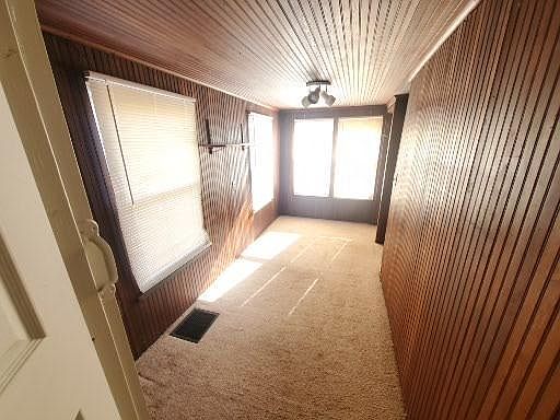 5th image of 7114 Glades Ave