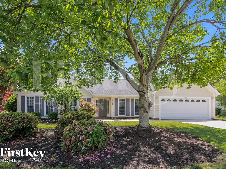 13646 Annsdale Ln — Photo 2