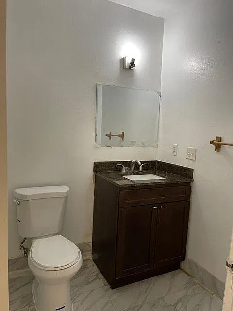 1474 Hardt St — Photo 4
