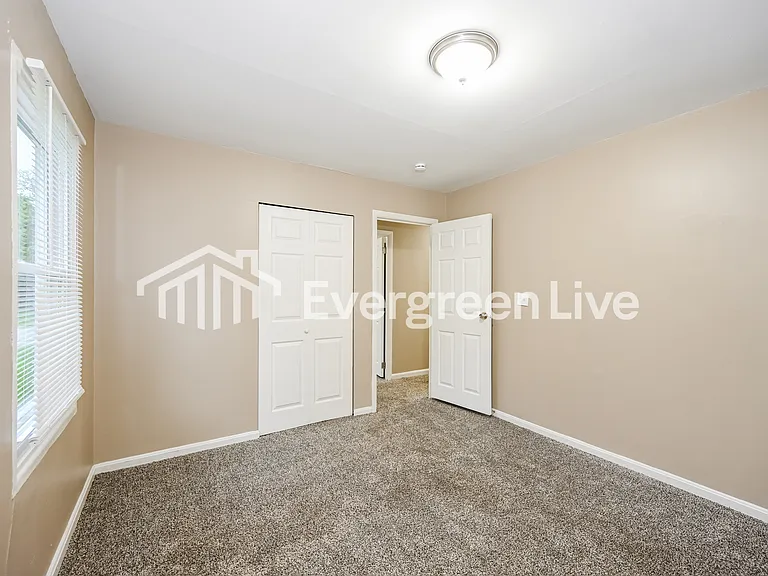 4325 Beechmont Dr — Photo 11