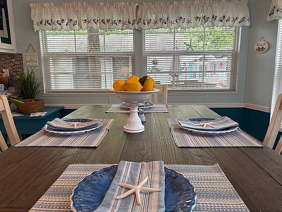 5th image of 165 Fremont Ave #410