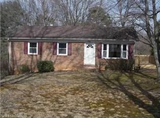 154 Hutchens St, Pilot Mountain, NC 27041