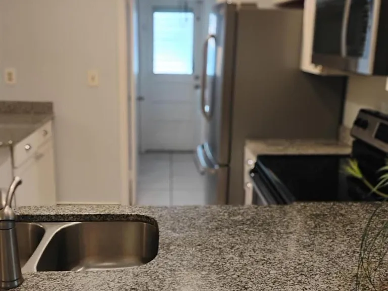5039 NW 42nd St — Photo 31