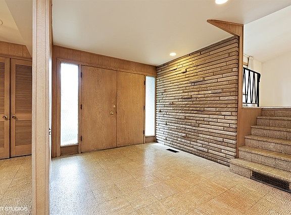 2nd image of 1005 Forestway Dr