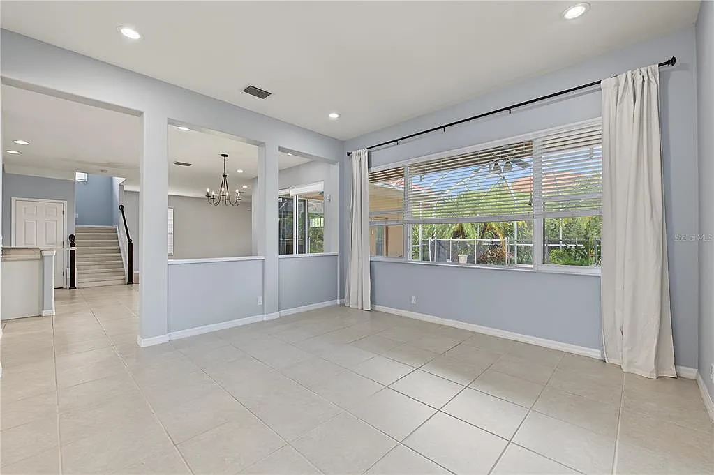 4 bed, 2.5 bath, 3148 sqft, $6,000 — Photo 4