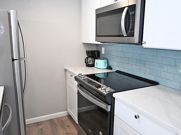 3rd image of 775 Gulf Shore Dr Unit 1027