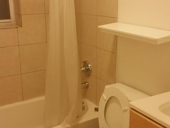 4th image of 2306 W Superior St APT 1E