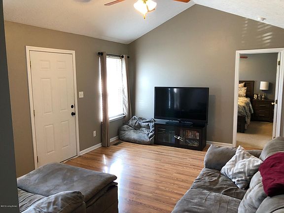 3rd image of 147 Trevor Ct