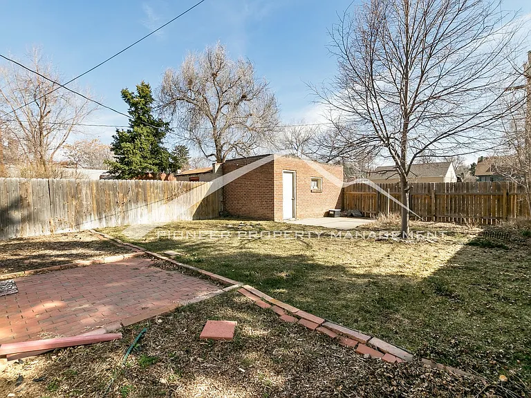 4624 E 16th Ave — Photo 12