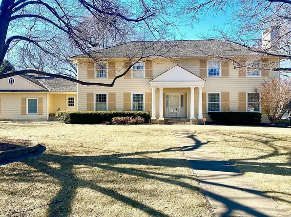 2508 Arrowhead Rd, Grand Island, NE 68801