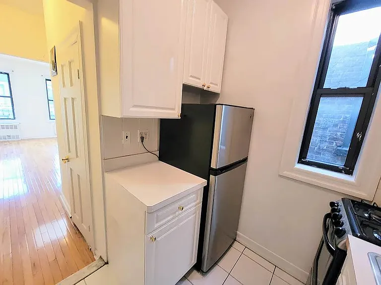 515 E 81st St #5U — Photo 5
