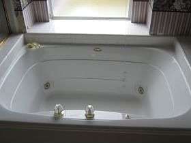 4th image of 7621 Oak Knoll Dr