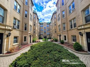 4225 Paulina, Chicago, IL 60613