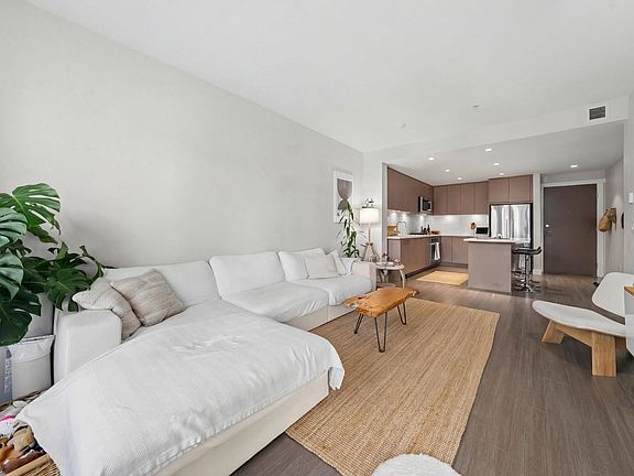 4th image of 2663 Library Ln #314